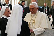 Begrüssung der Adelholzner Schwestern im Gregorianum (Foto: CADU)